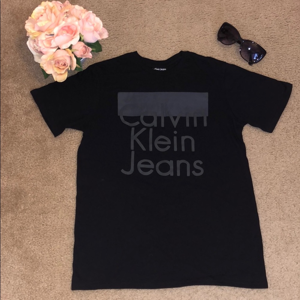 Calvin Klein Jeans: Black shirt with logo
